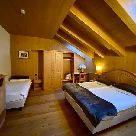 Hotel Pedranzini サンタ・カテリーナ・ヴァルフルヴァ エクステリア 写真