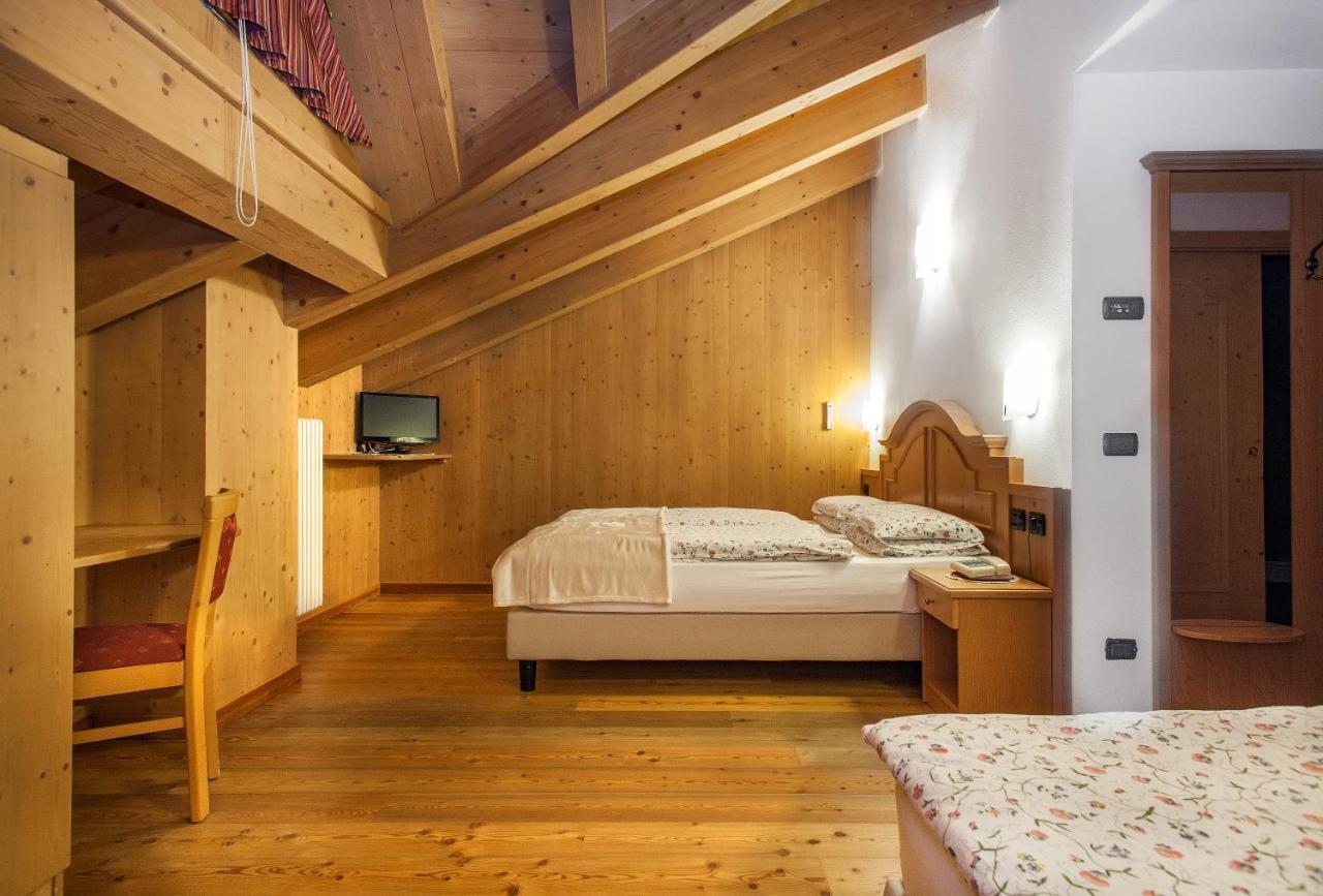 Hotel Pedranzini サンタ・カテリーナ・ヴァルフルヴァ エクステリア 写真