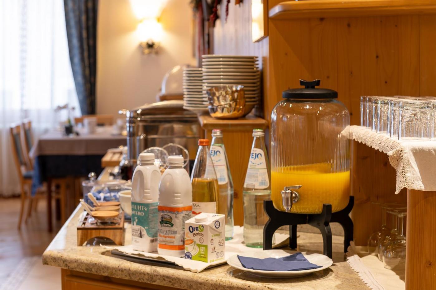 Hotel Pedranzini サンタ・カテリーナ・ヴァルフルヴァ エクステリア 写真