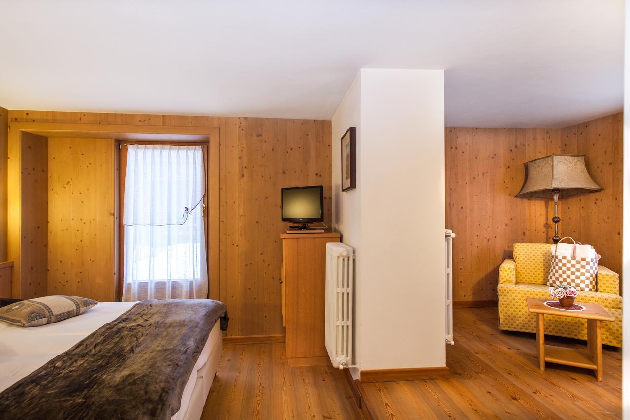 Hotel Pedranzini サンタ・カテリーナ・ヴァルフルヴァ エクステリア 写真