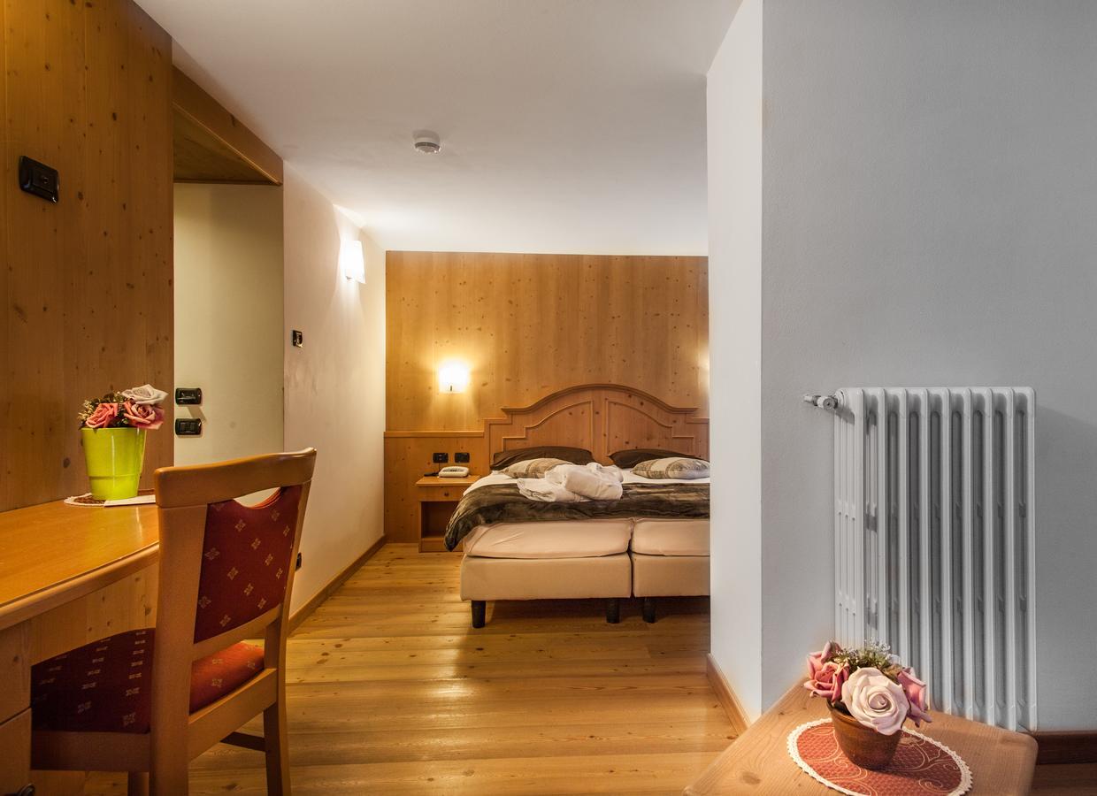 Hotel Pedranzini サンタ・カテリーナ・ヴァルフルヴァ エクステリア 写真