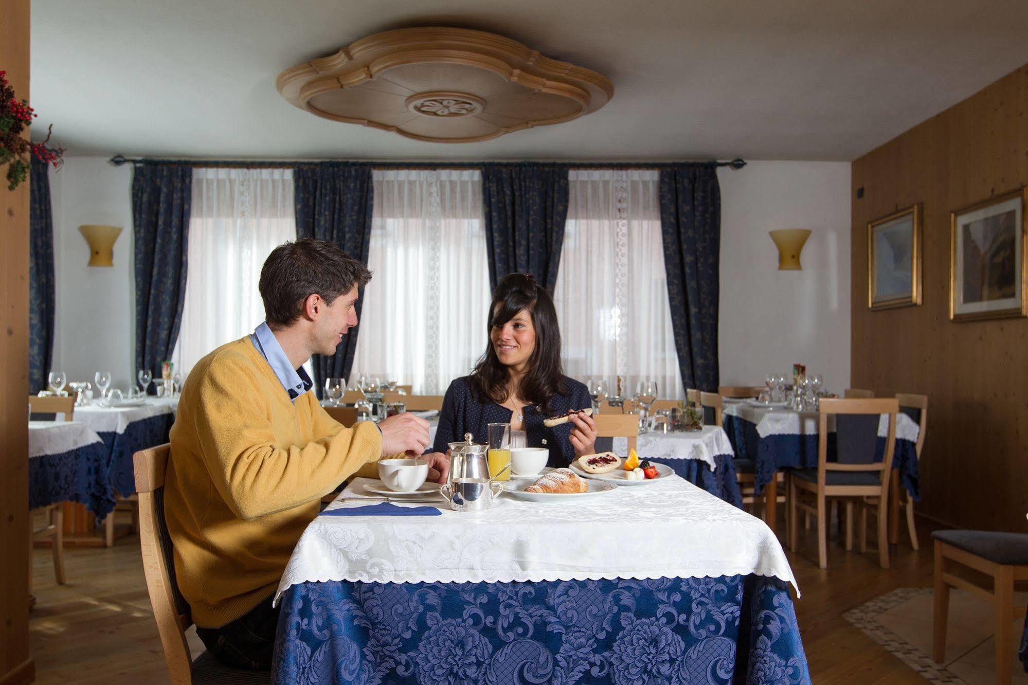 Hotel Pedranzini サンタ・カテリーナ・ヴァルフルヴァ エクステリア 写真