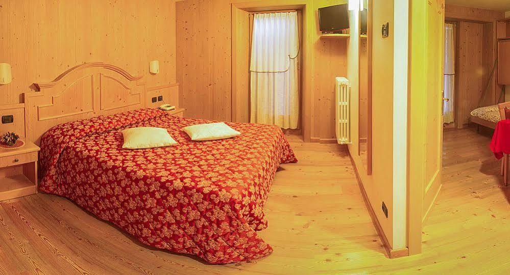 Hotel Pedranzini サンタ・カテリーナ・ヴァルフルヴァ エクステリア 写真